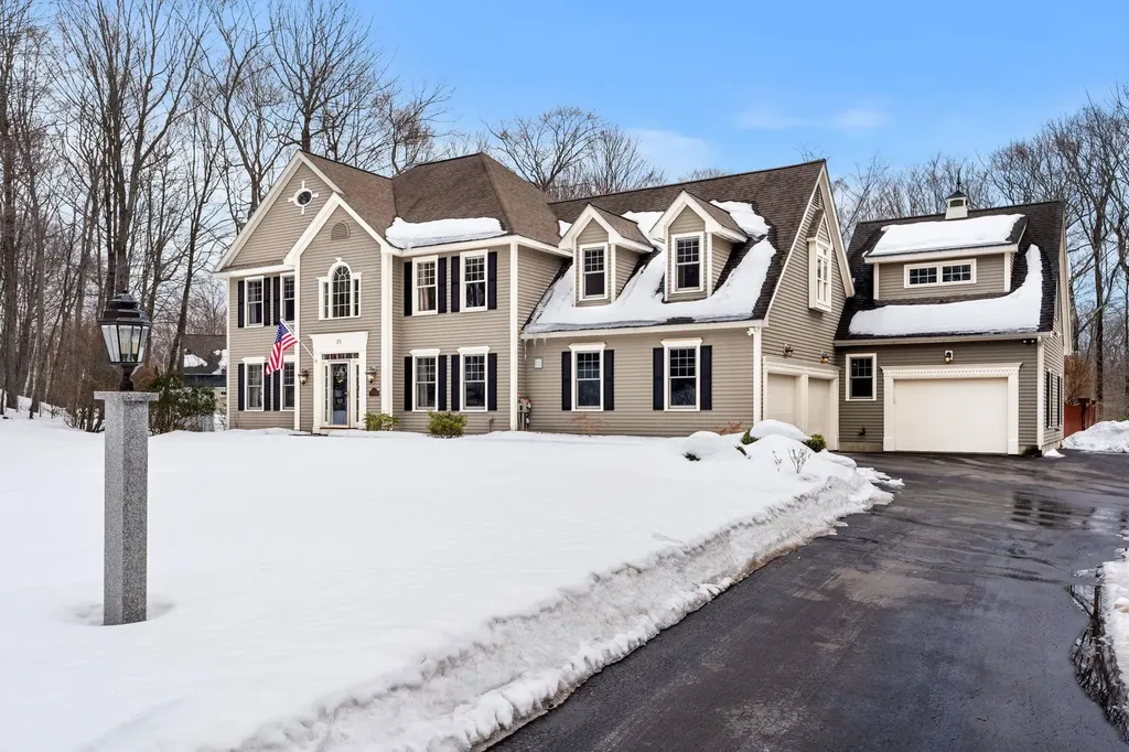 25 Hawk Drive Bedford NH 03110