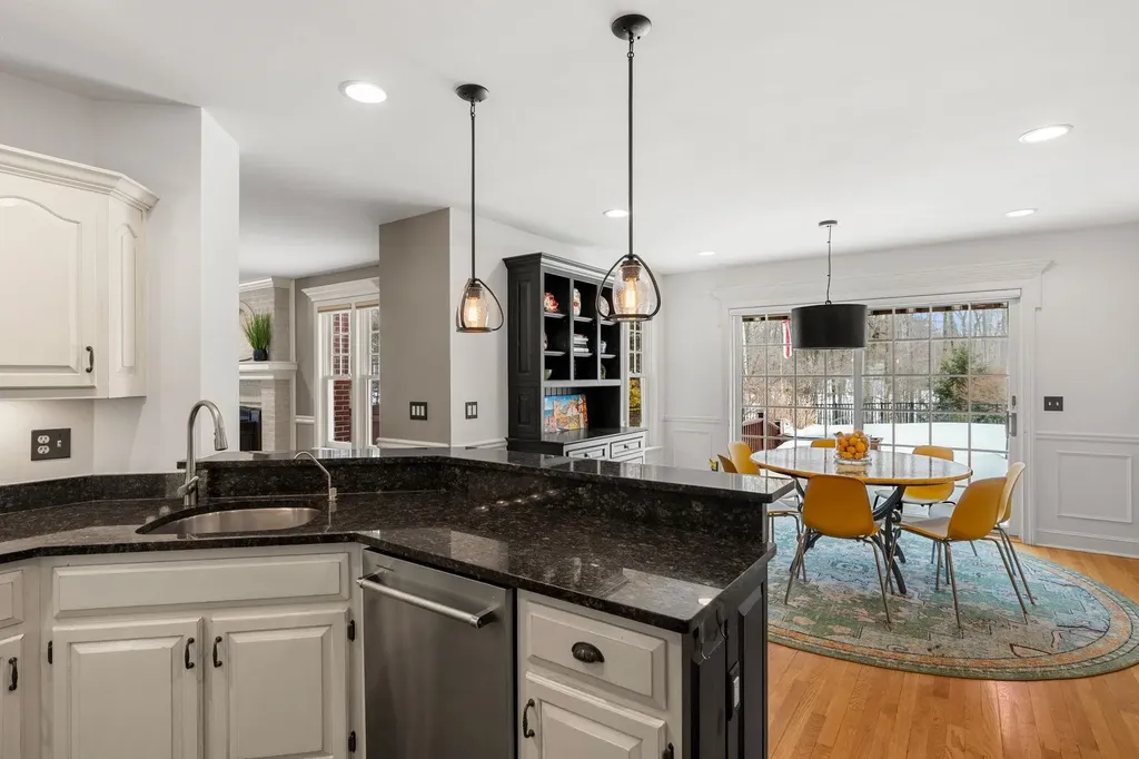 25 Hawk Drive Bedford NH 03110