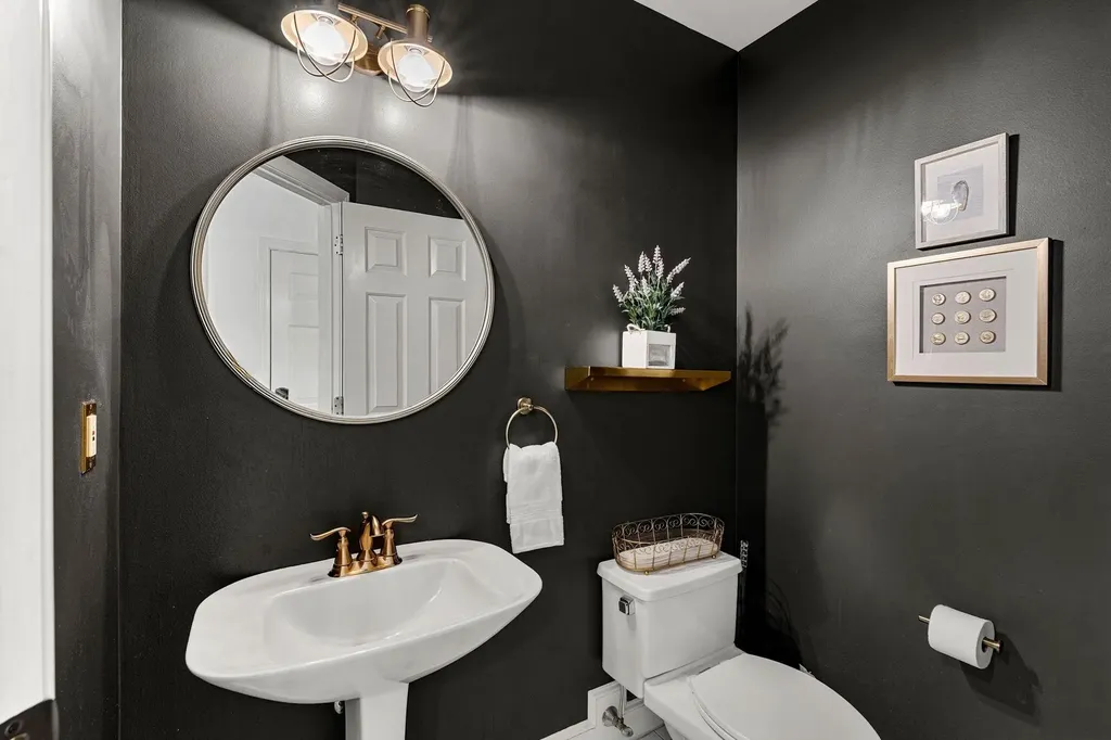 25 Hawk Drive Bedford NH 03110