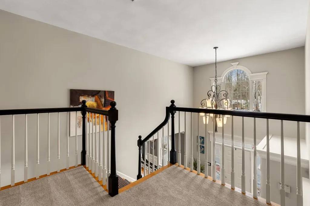 25 Hawk Drive Bedford NH 03110