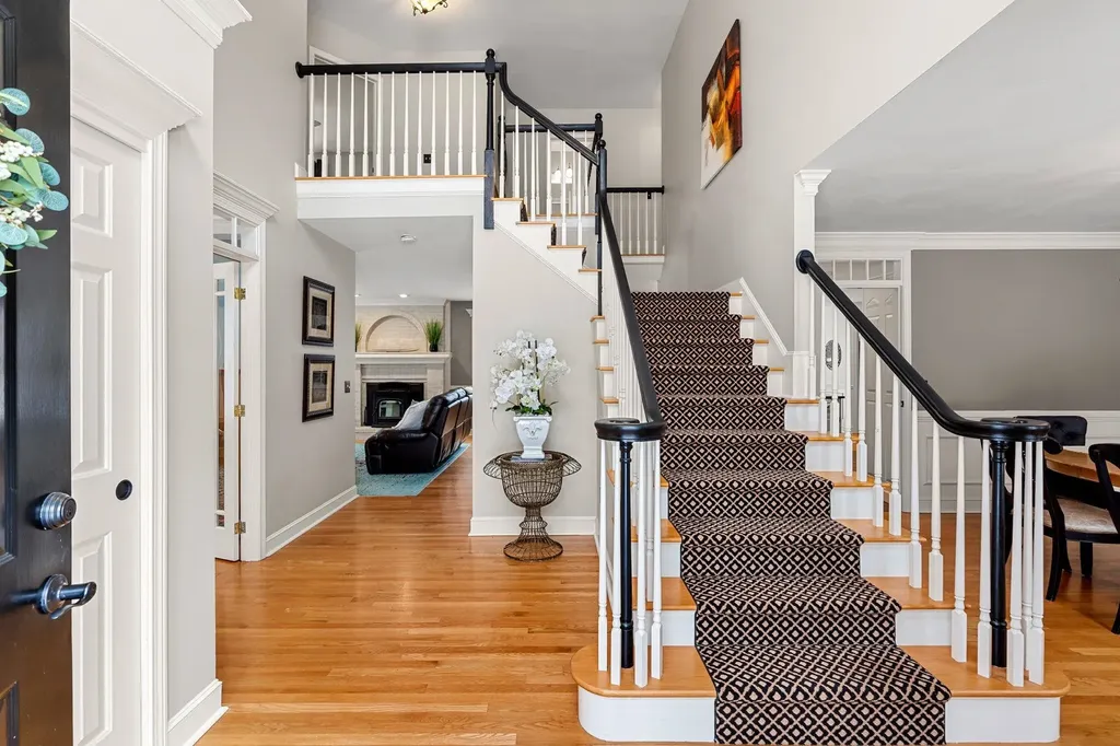 25 Hawk Drive Bedford NH 03110