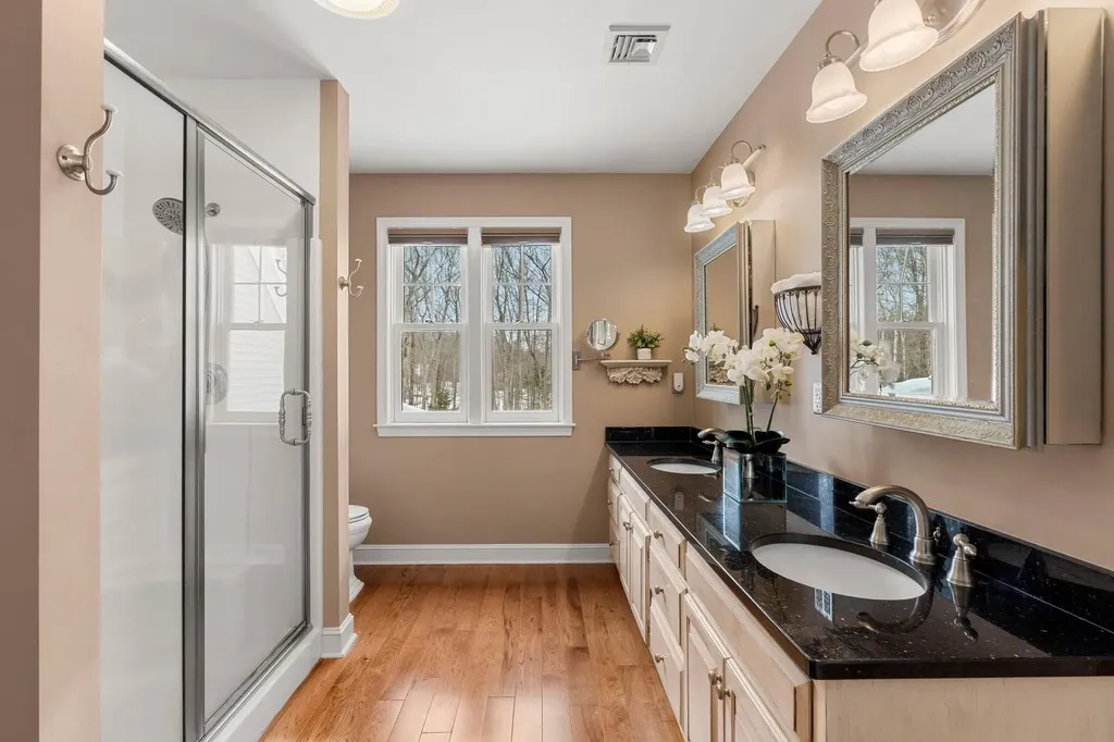 25 Hawk Drive Bedford NH 03110