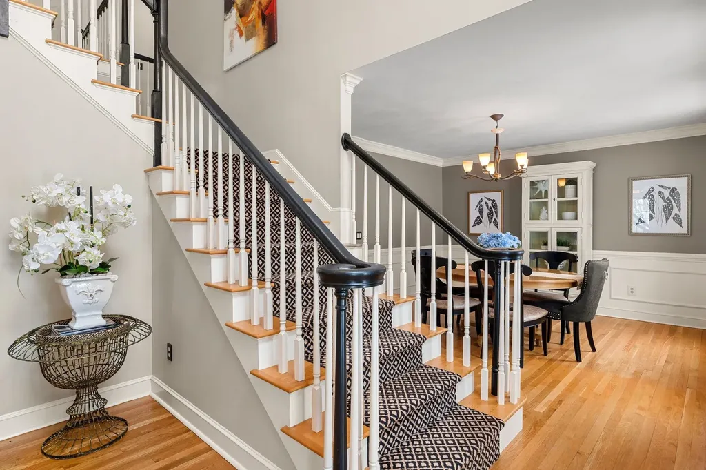 25 Hawk Drive Bedford NH 03110