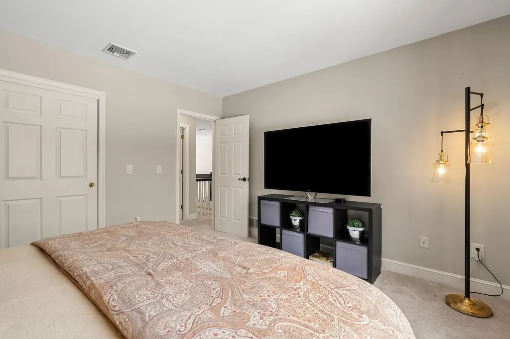 25 Hawk Drive Bedford NH 03110