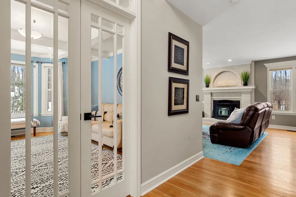 25 Hawk Drive Bedford NH 03110