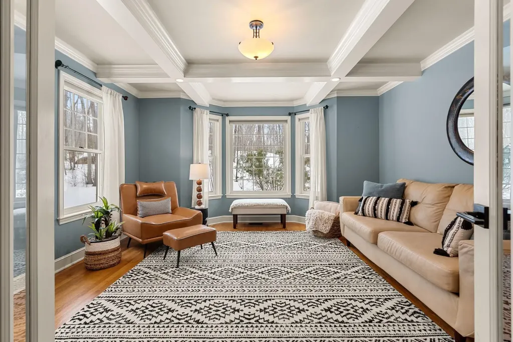 25 Hawk Drive Bedford NH 03110