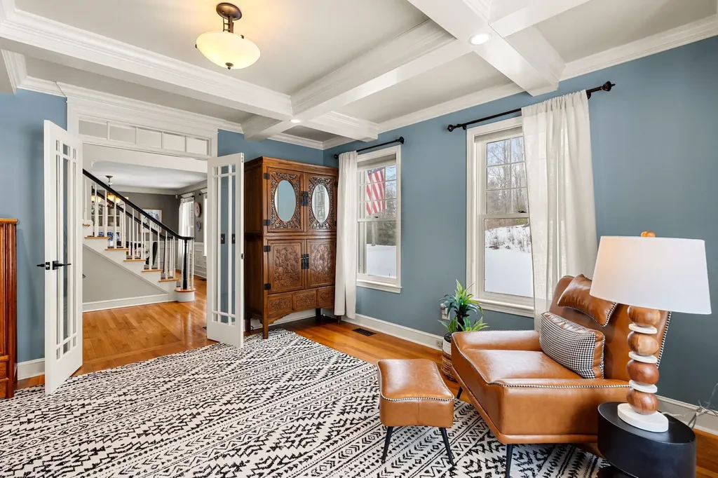 25 Hawk Drive Bedford NH 03110