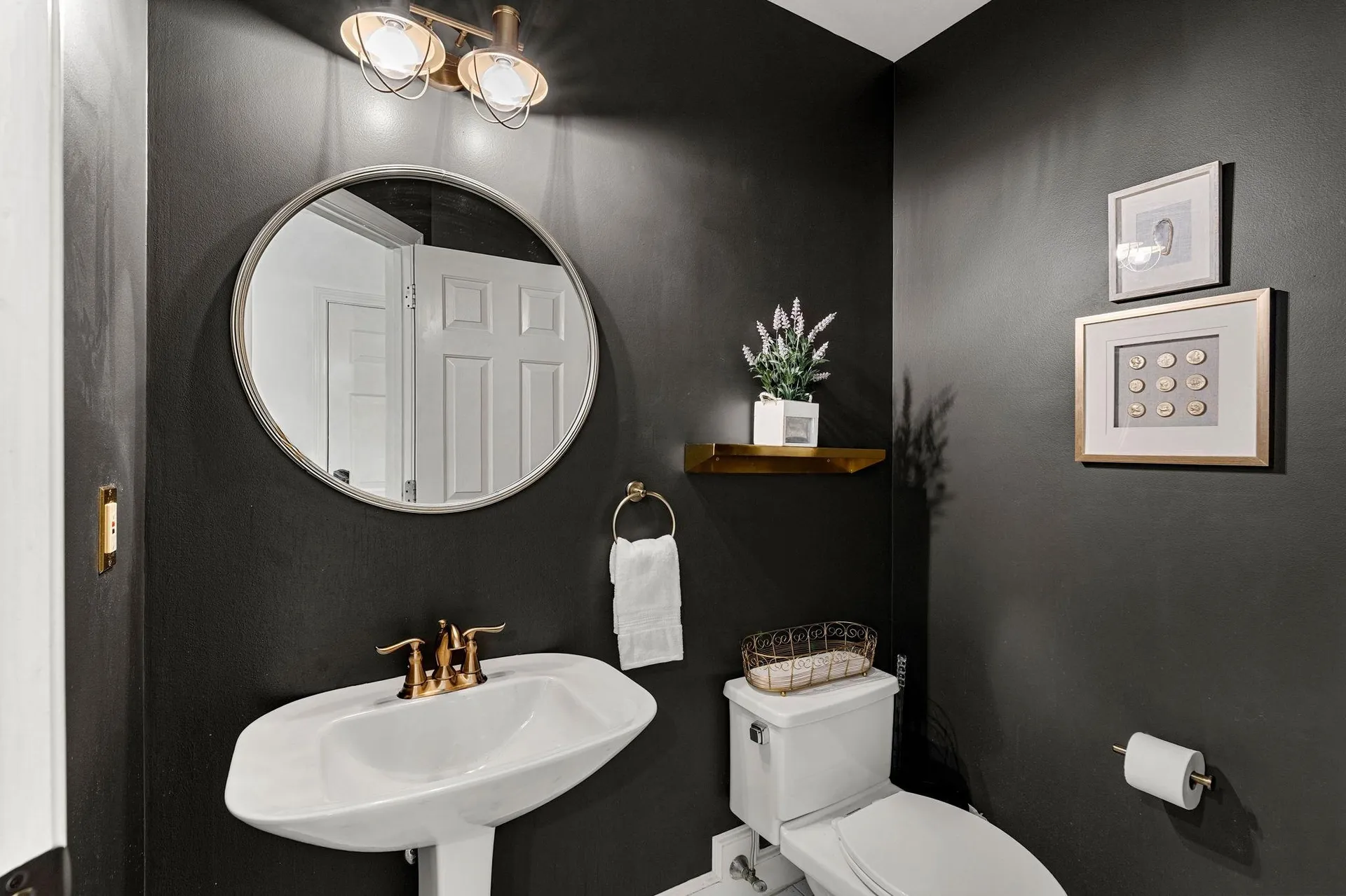 25 Hawk Drive Bedford NH 03110