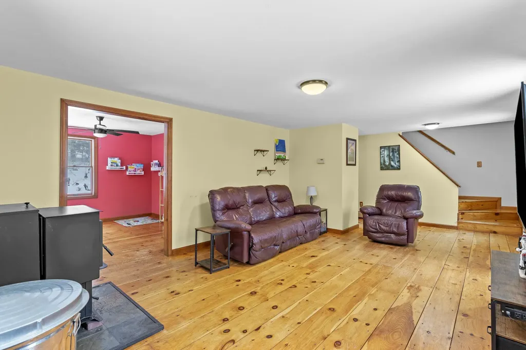 15 Chevey Hill Road Weare NH 03281