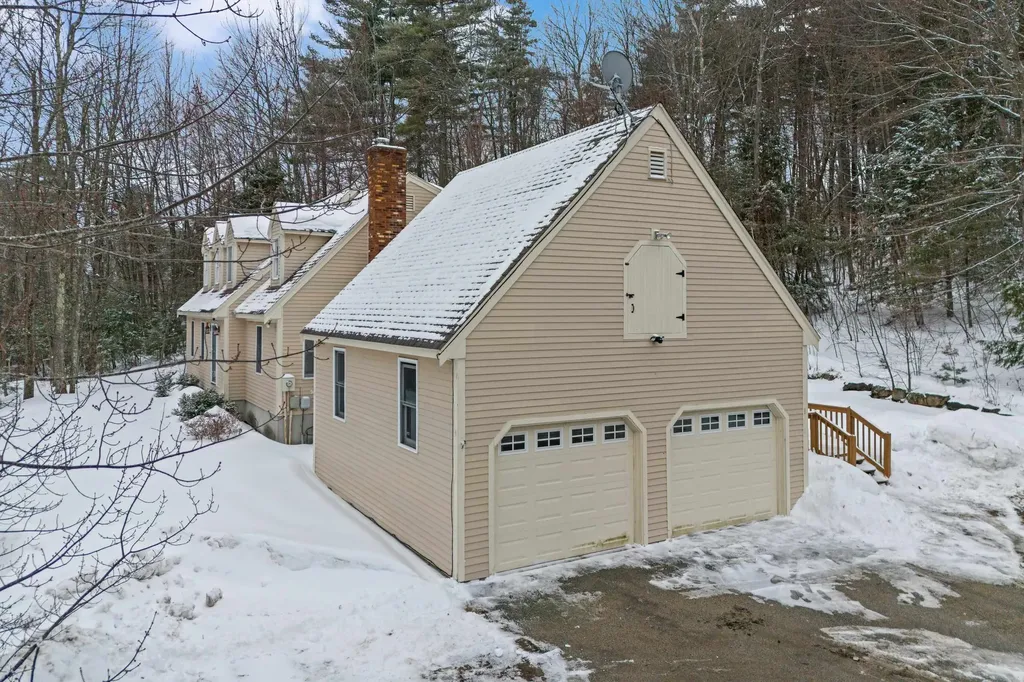 15 Chevey Hill Road Weare NH 03281
