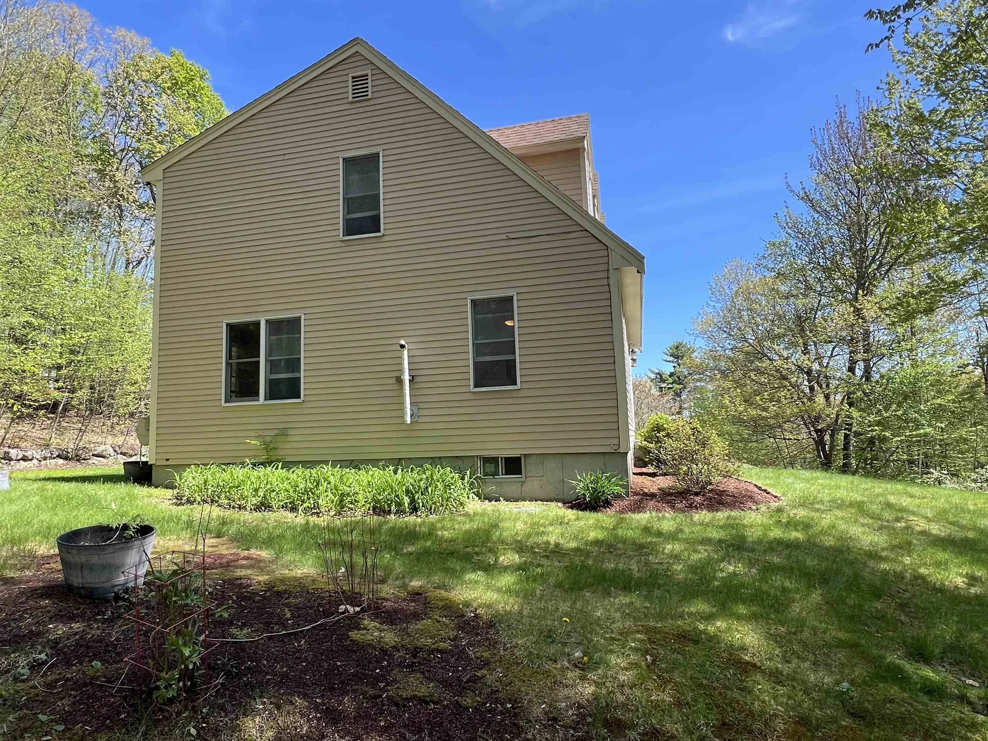 15 Chevey Hill Road Weare NH 03281