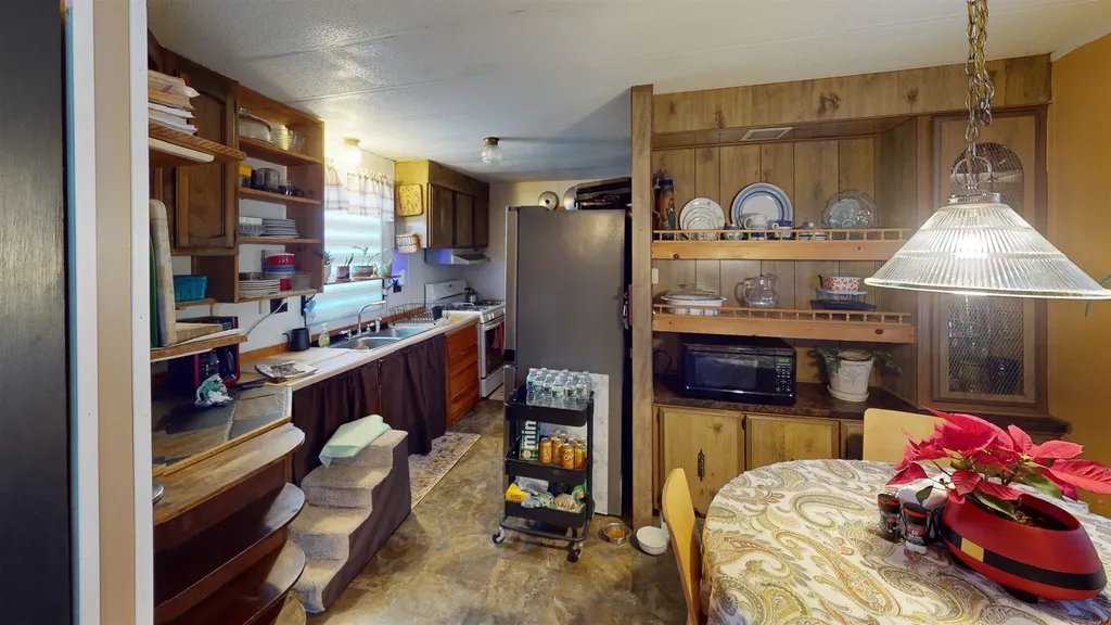 28 Vaillancourt Drive New Ipswich NH 03071