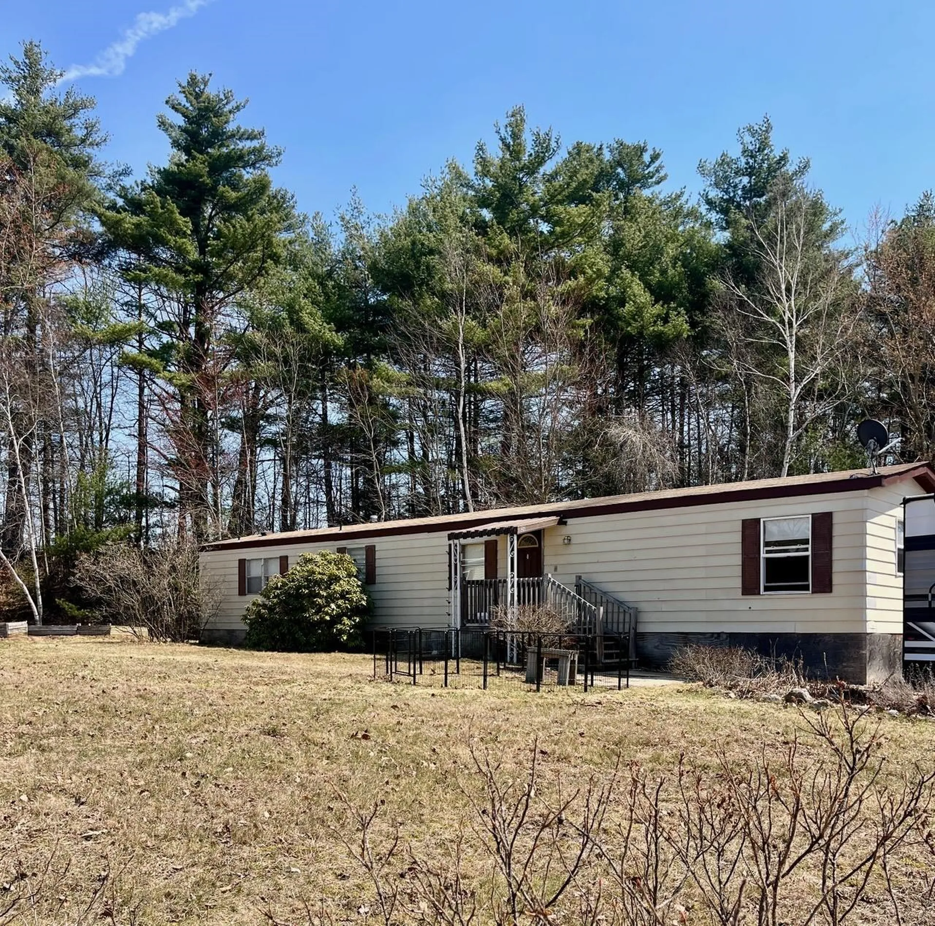 28 Vaillancourt Drive New Ipswich NH 03071