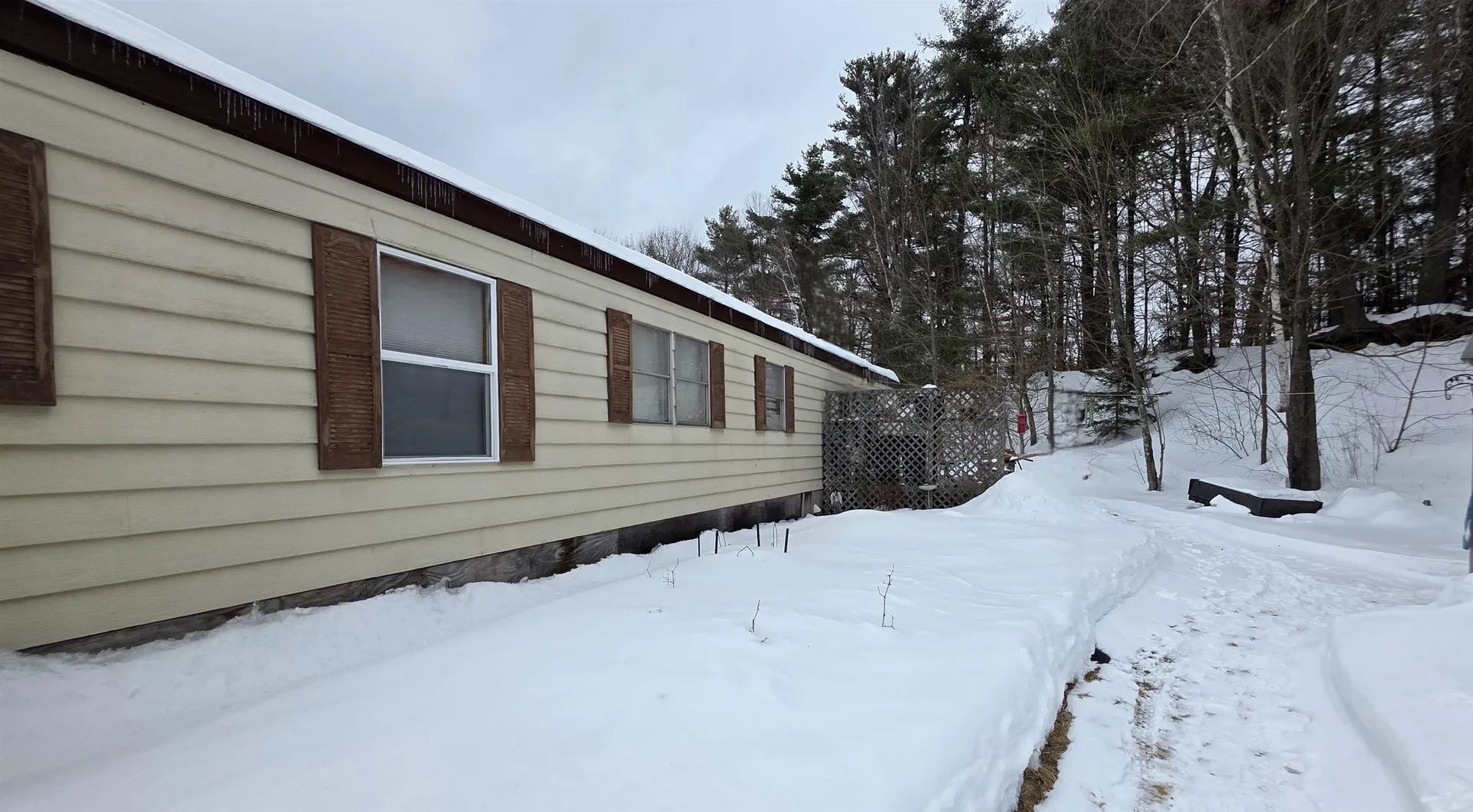 28 Vaillancourt Drive New Ipswich NH 03071