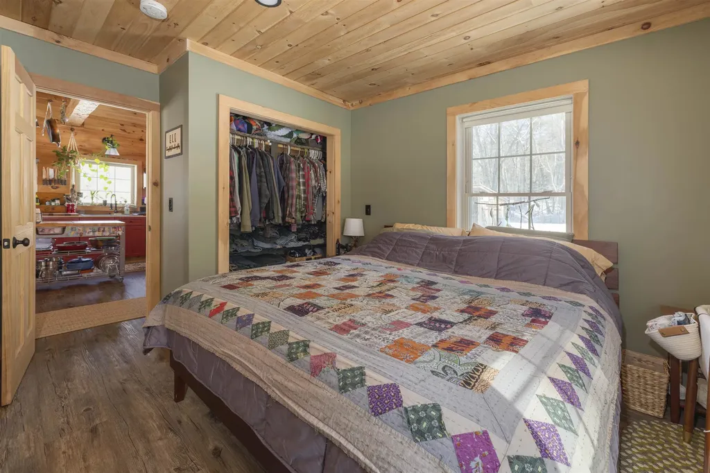 21 Crittenden Road Bradford NH 03221