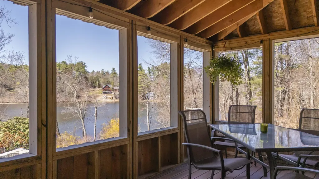 21 Crittenden Road Bradford NH 03221