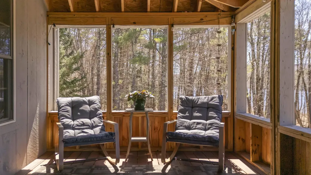 21 Crittenden Road Bradford NH 03221