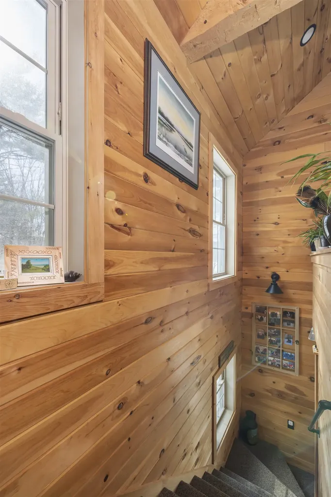 21 Crittenden Road Bradford NH 03221