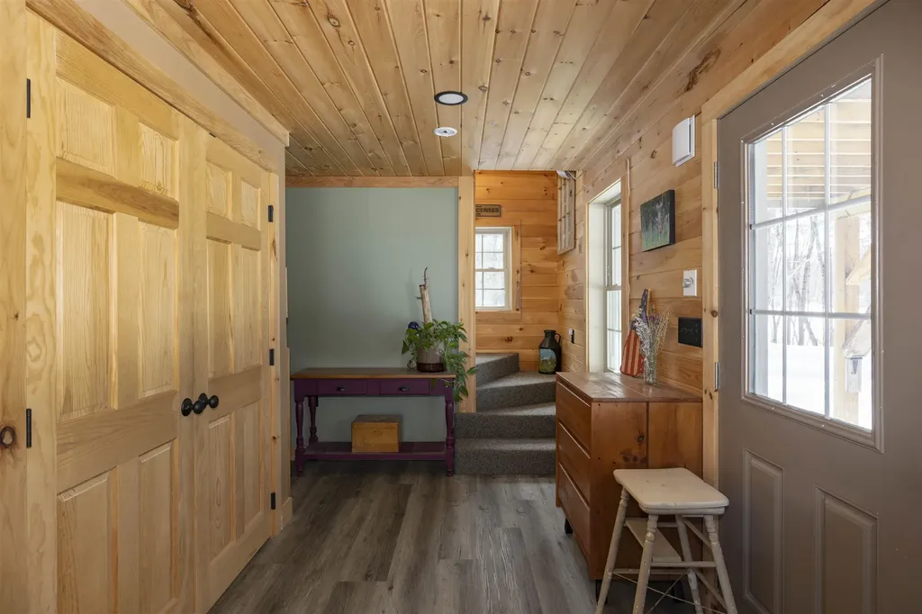 21 Crittenden Road Bradford NH 03221