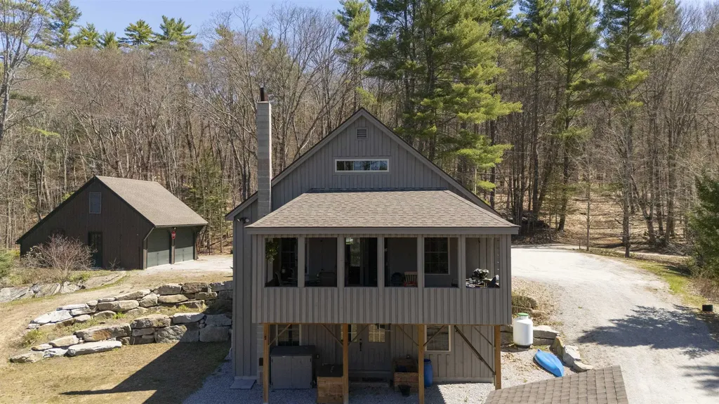 21 Crittenden Road Bradford NH 03221