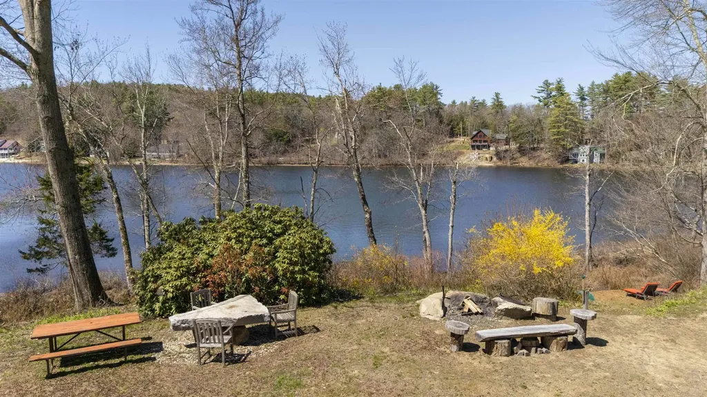 21 Crittenden Road Bradford NH 03221