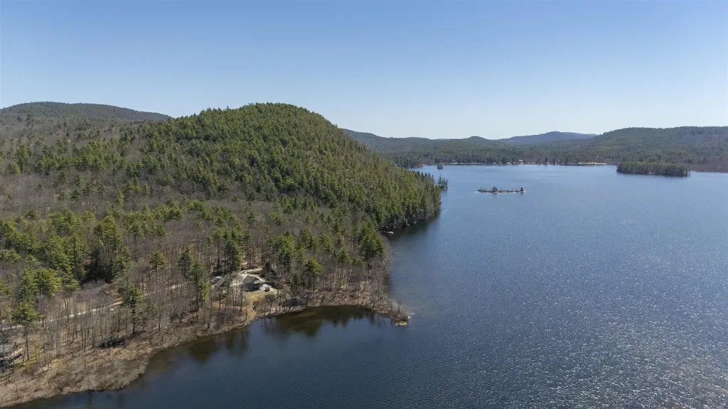 21 Crittenden Road Bradford NH 03221