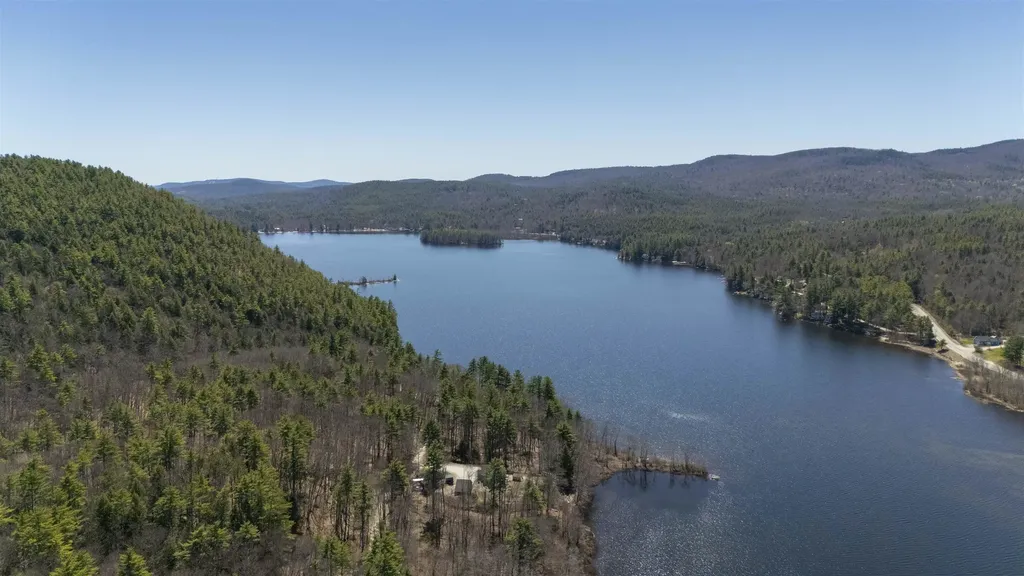 21 Crittenden Road Bradford NH 03221