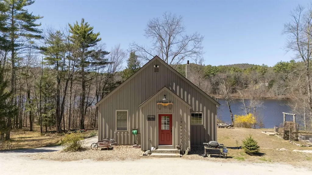 21 Crittenden Road Bradford NH 03221