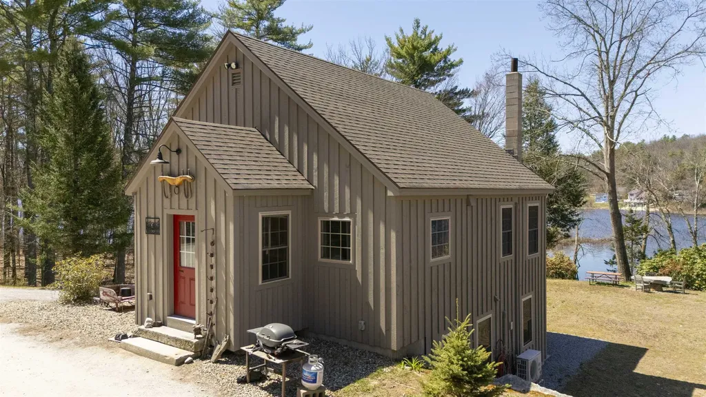 21 Crittenden Road Bradford NH 03221