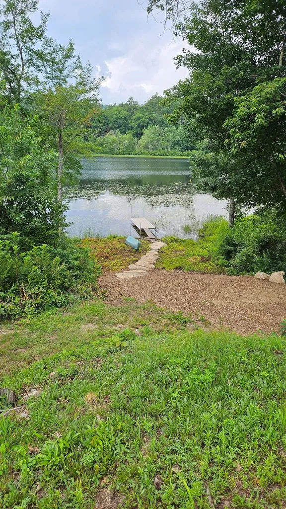 21 Crittenden Road Bradford NH 03221