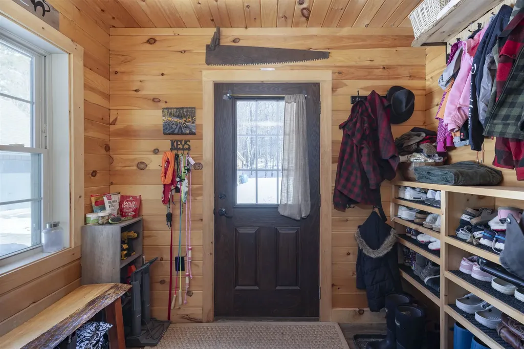 21 Crittenden Road Bradford NH 03221