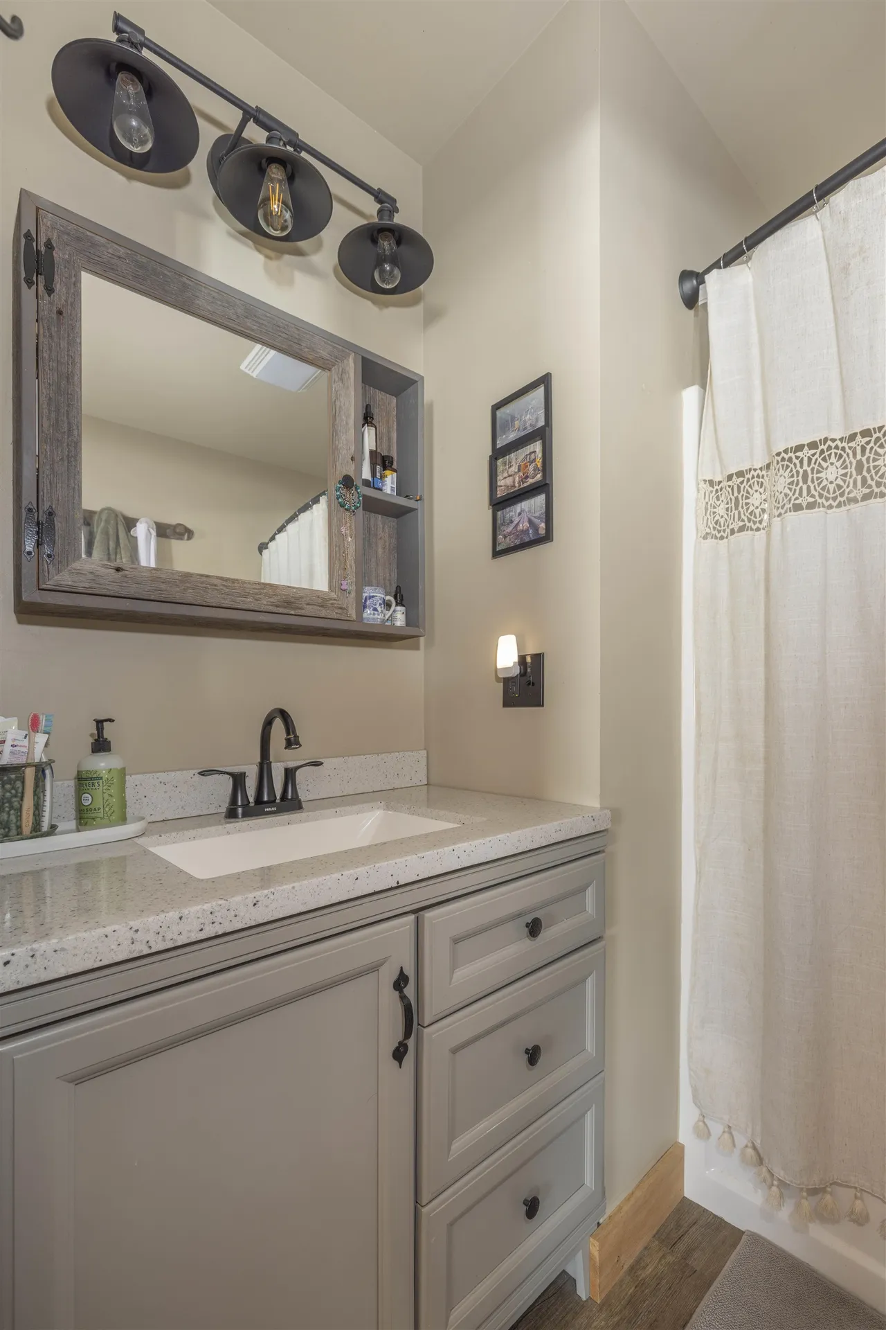 21 Crittenden Road Bradford NH 03221