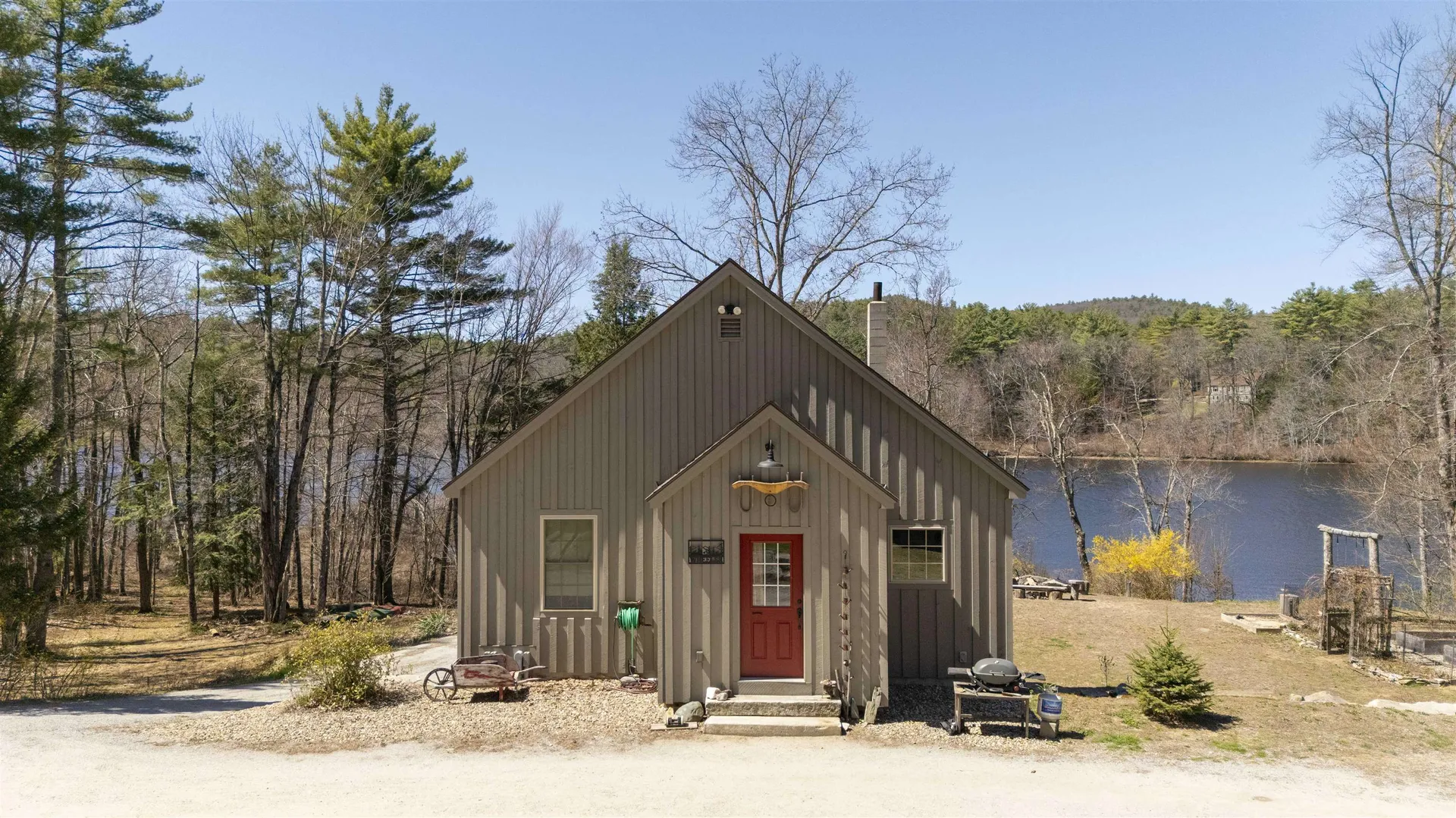 21 Crittenden Road Bradford NH 03221