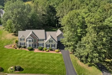 20 Hancock Road Windham NH 03087