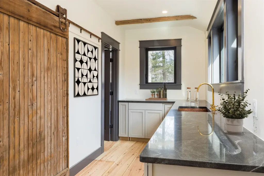 22 Pioneer Road Rye NH 03870