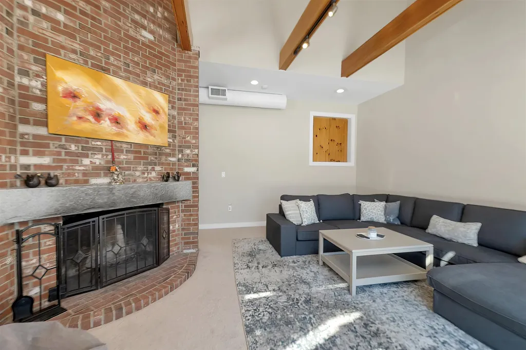 9 Fells Way Laconia NH 03246