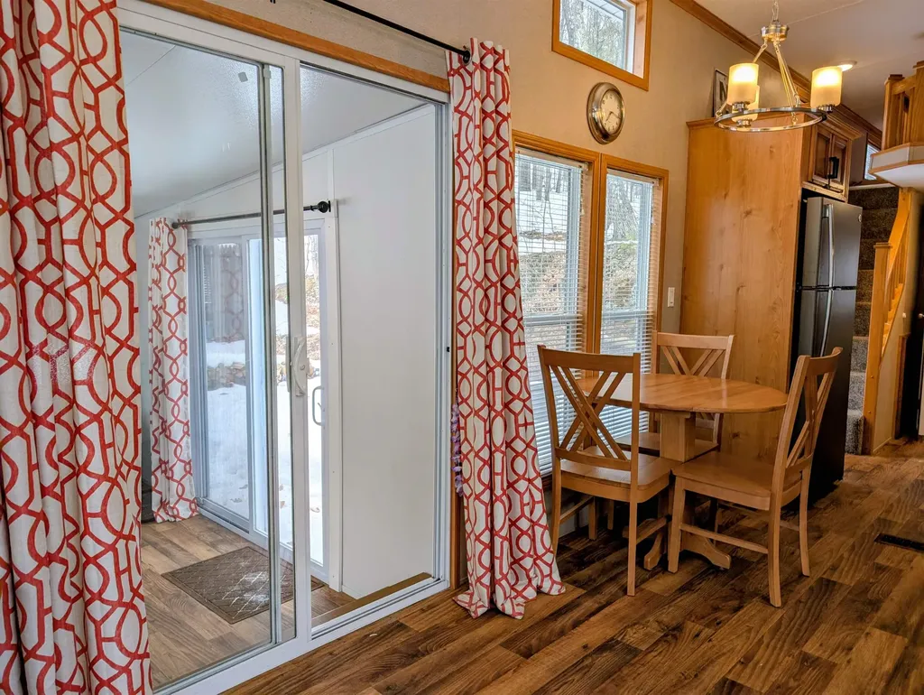 93 High Country Way Holderness NH 03245