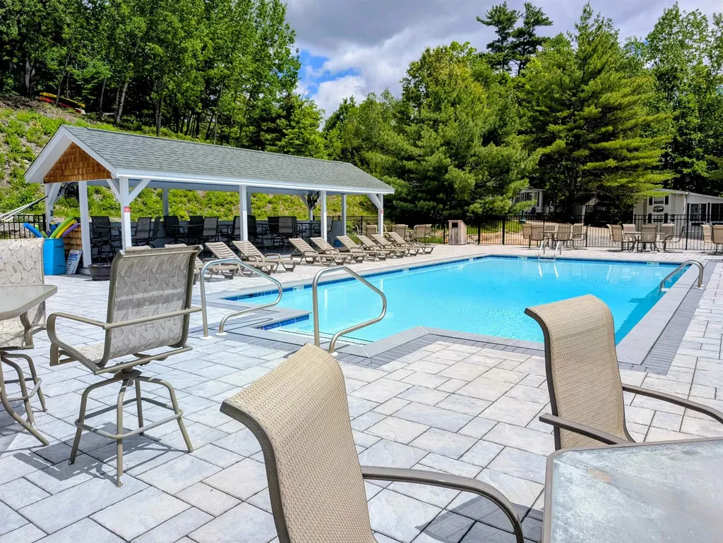93 High Country Way Holderness NH 03245