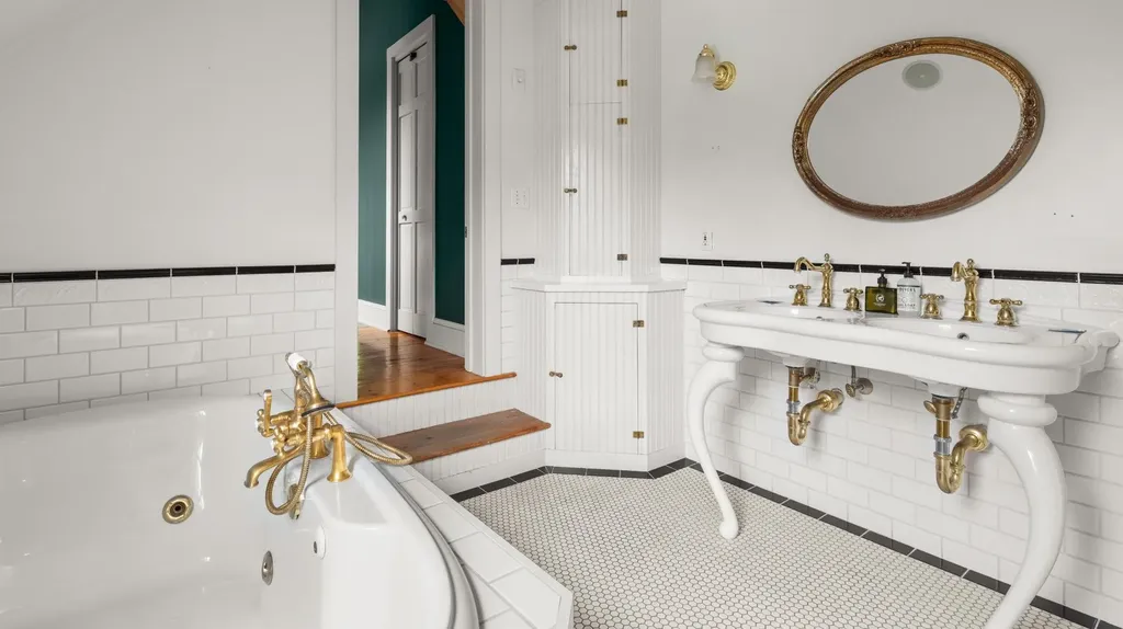 4 Highland Avenue Stowe VT 05672