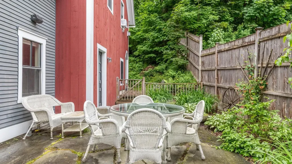 4 Highland Avenue Stowe VT 05672