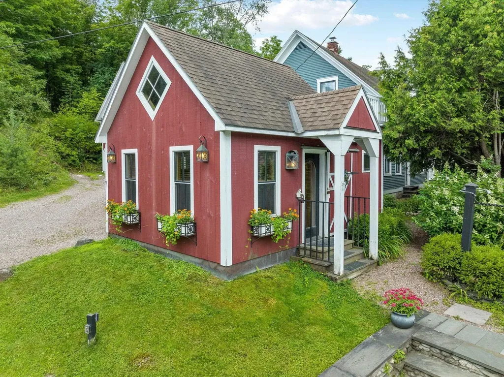 4 Highland Avenue Stowe VT 05672