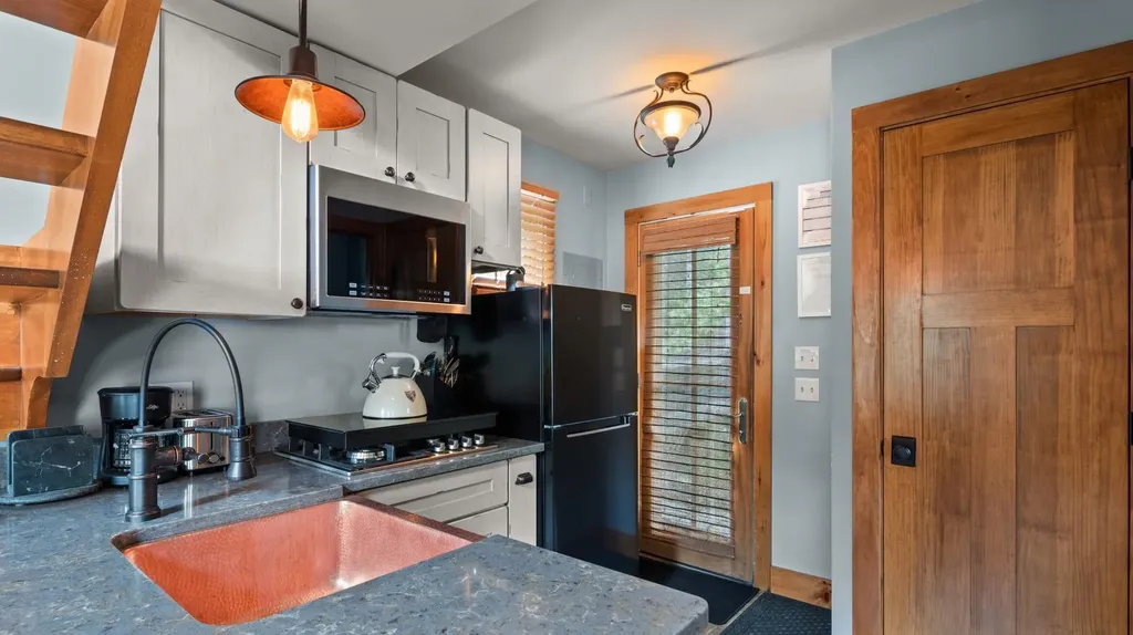 4 Highland Avenue Stowe VT 05672