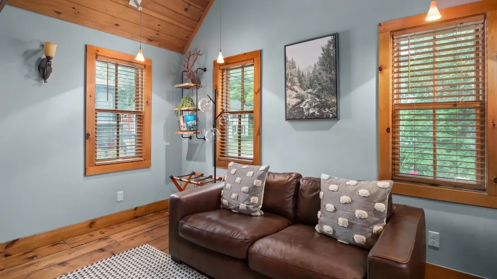 4 Highland Avenue Stowe VT 05672