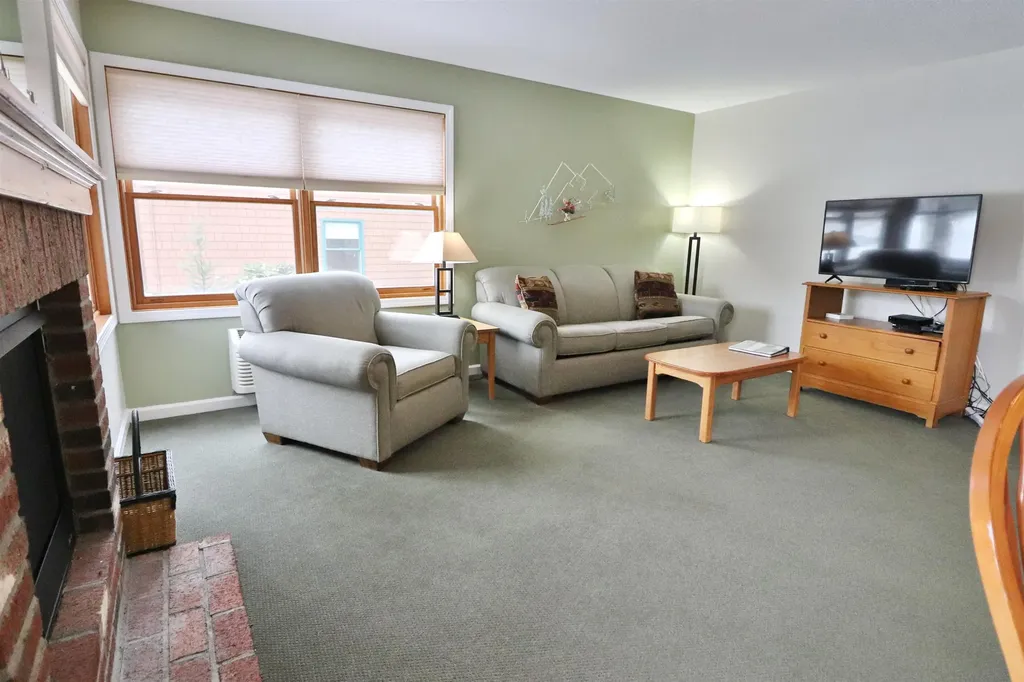 156 Deer Park Drive Woodstock NH 03262