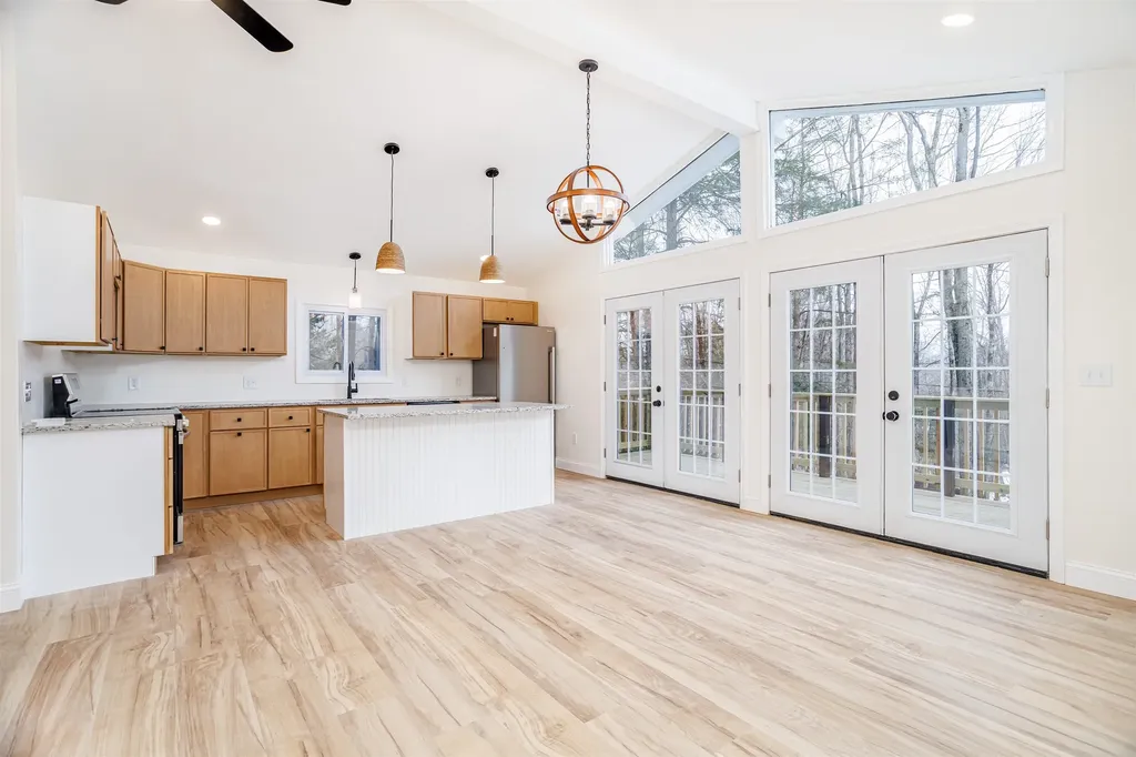 8 King Arthur Drive Farmington NH 03835