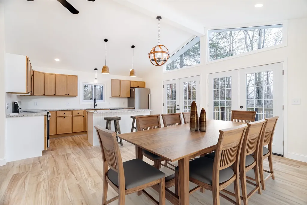 8 King Arthur Drive Farmington NH 03835