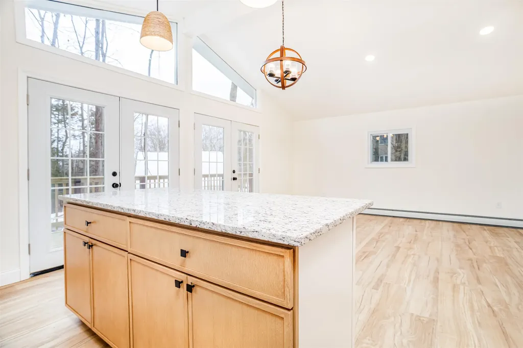 8 King Arthur Drive Farmington NH 03835