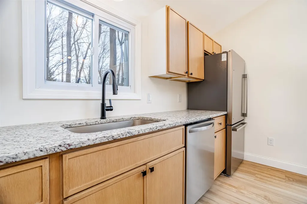 8 King Arthur Drive Farmington NH 03835
