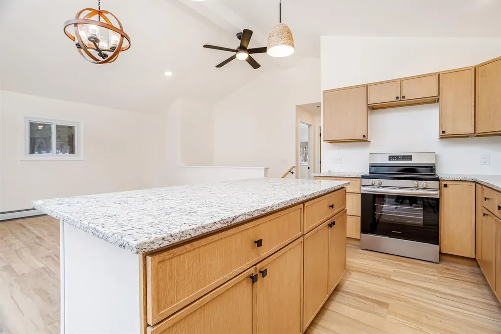 8 King Arthur Drive Farmington NH 03835