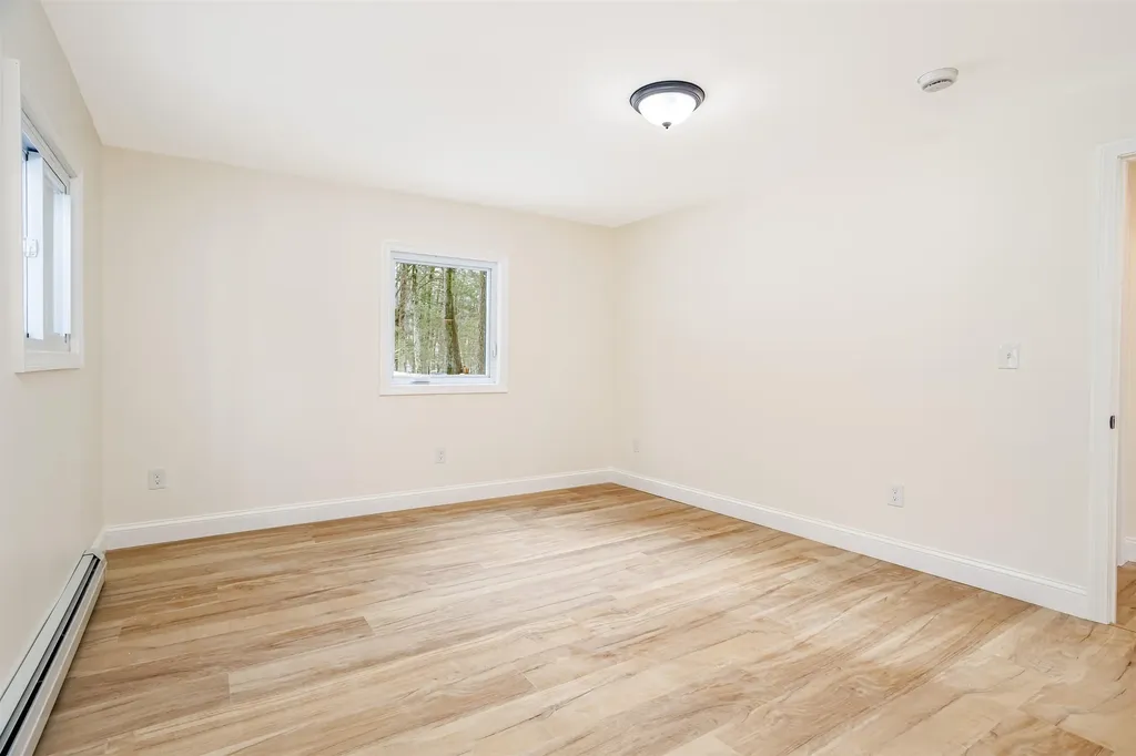 8 King Arthur Drive Farmington NH 03835